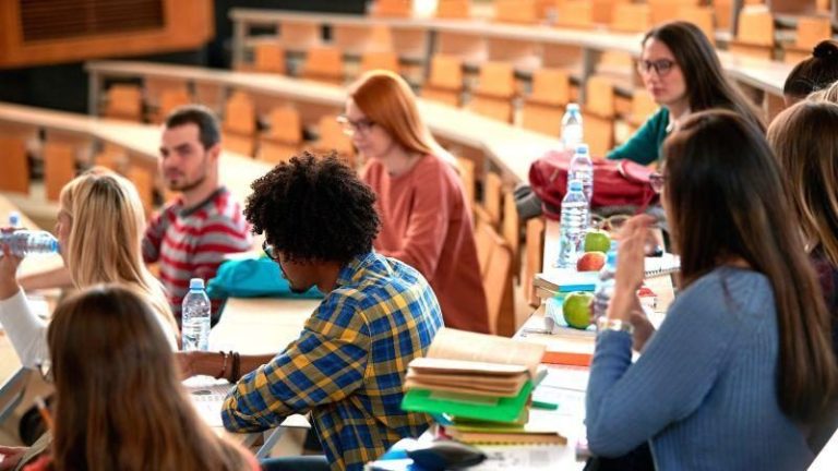 étudiants étrangers